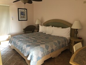 Room, 1 King Bed, Ocean View | Blackout curtains, iron/ironing board, free WiFi, bed sheets - Luquillo Sunrise beach Inn (Luquillo)