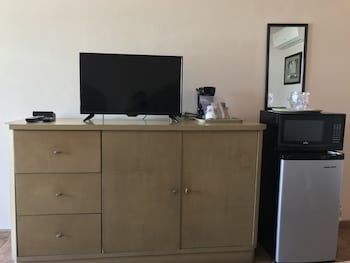 Blackout drapes, iron/ironing board, free WiFi, bed sheets at Luquillo Sunrise beach Inn