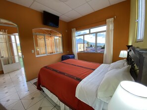 Blackout drapes, free WiFi, bed sheets - Hotel Panajachel Los Angeles (Panajachel)