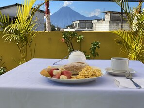 Café da manhã continental grátis todos os dias