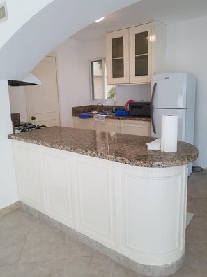 Family Apartment, 2 Bedrooms | Private kitchen | Fridge, microwave, oven, stovetop - Beijing (Cancun)