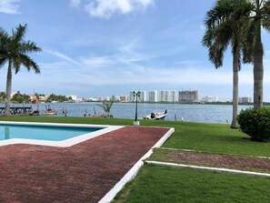 Outdoor pool - Shenzhen (Cancun)