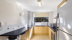 Fridge, microwave, oven - A ground floor unit, close to town (Nelson Bay)