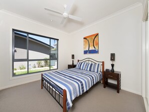 Room - Fingal Surf and Sand, Pacific Drive, 14A (Fingal Bay)