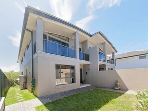 Exterior - Fingal Surf and Sand, Pacific Drive, 14A (Fingal Bay)