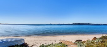 Harbourside, Unit 2/7 Soldiers Point Road - Absolute waterfront unit at Sunrise Beach
