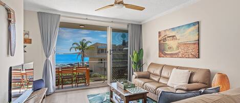 Téléviseur, lecteur de DVD, chaßne audio