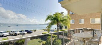 Castaways 4/17 Shoal Bay Road - Opposite Shoal Bay Beach