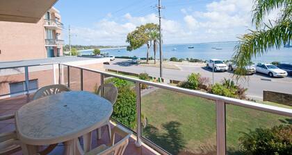 Castaways 4 Shoal Bay Apartment with Water Views
