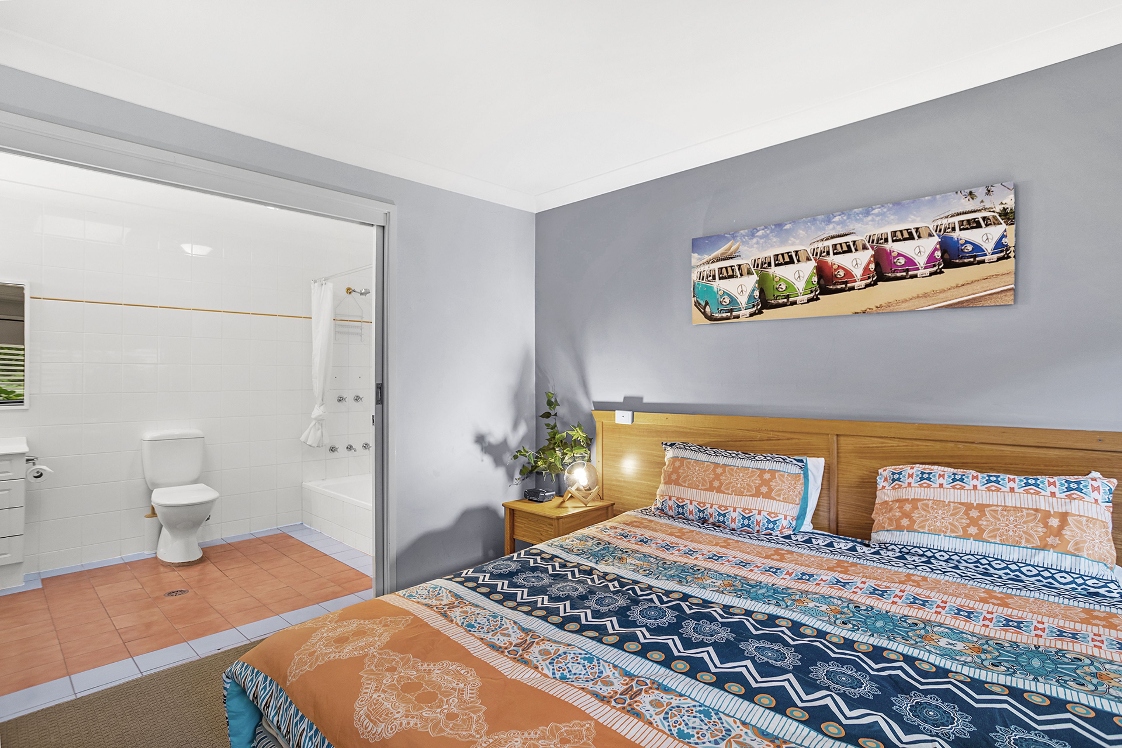 2 bedrooms, bed sheets