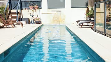 Piscina all'aperto, una piscina riscaldata