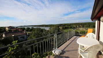 Appartement, 1 chambre, balcon, vue mer | Vue de la chambre