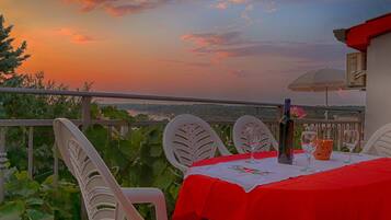 Apartment, 2 Bedrooms, Balcony, Sea View | Terrace/patio