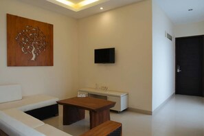 32-inch LED TV with cable channels, TV - Villa Mila (Canggu)