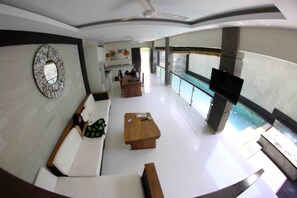 32-inch LED TV with cable channels, TV - Villa Mila (Canggu)