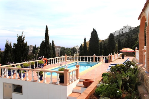 Villa in a beautiful country-garden, seaviews. Heated private pool, A/Cs, WiFi. 