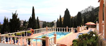 Villa in einer schönen Lage mit Blick auf das Meer. Privater Pool, Klimaanlage und Internet. 