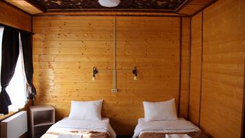 Superior Double or Twin Room | Katil lipat simpan/tambahan, Wi-fi percuma, cadar katil