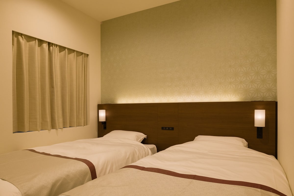 Standard-Zweibettzimmer (C/OUT 10AM, breakfast charge for kids)
