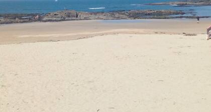 HOUSE WITH POOL AND BEACH