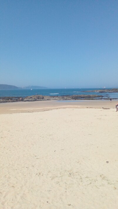 HOUSE WITH POOL AND BEACH