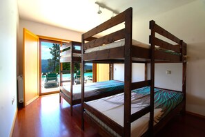 3 bedrooms, iron/ironing board, travel crib, free WiFi - Casa dos Cinco - Gerês   (Valdosende)