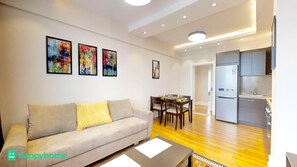 Departamento básico | Escritorio y wifi gratis