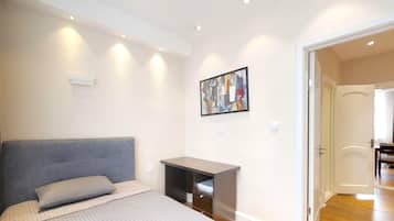 Apartemen Basic | Meja kerja dan Wi-Fi gratis