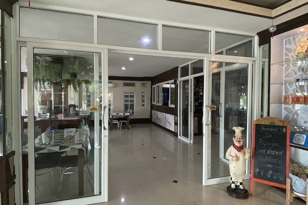 Café da manhã continental todos os dias (THB 150 por pessoa)