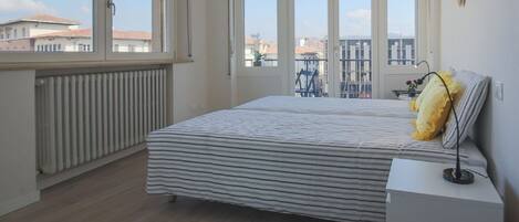 3 chambres, fer et planche à repasser, Wi-Fi, draps fournis