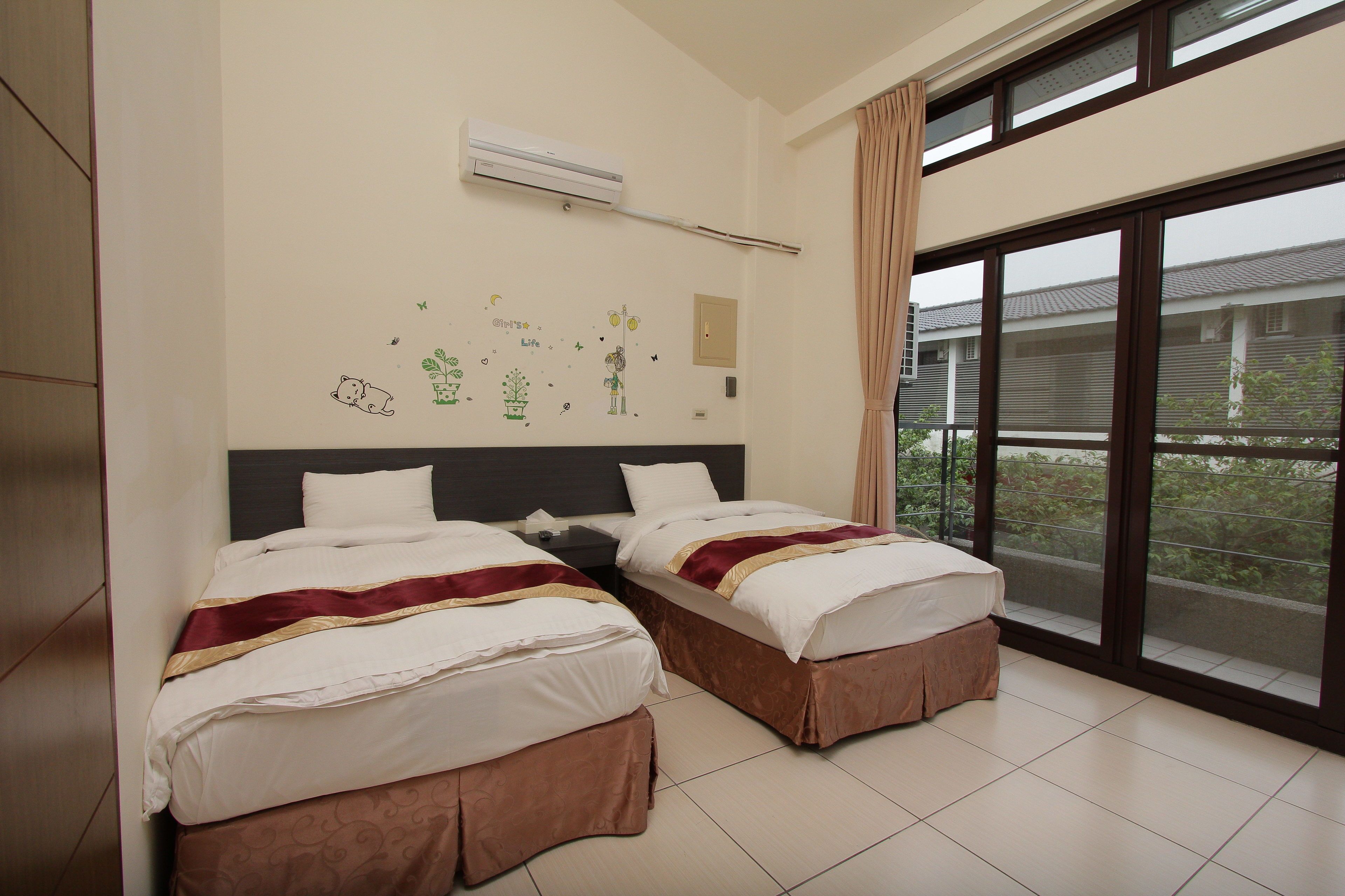 quadruple room, city view | premium bedding, desk, blackout curtains, free wifi