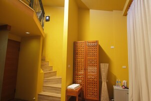 高級寢具、書桌、遮光布/窗簾、免費無線上網