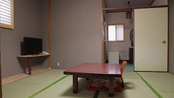 防音設備、WiFi (無料)、ベッドシーツ