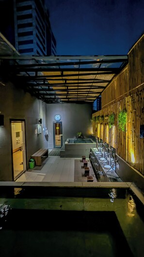 Hot springs - Azumaya Hotel Phnom Penh (Phnom Penh)