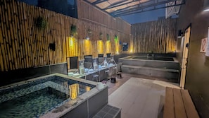 Hot springs - Azumaya Hotel Phnom Penh (Phnom Penh)