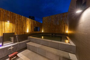 Hot springs - Azumaya Hotel Phnom Penh (Phnom Penh)