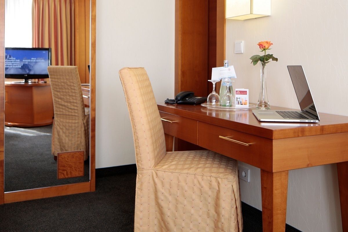 hypo-allergenic bedding, minibar, in-room safe, desk