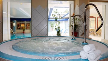 Indoor spa tub