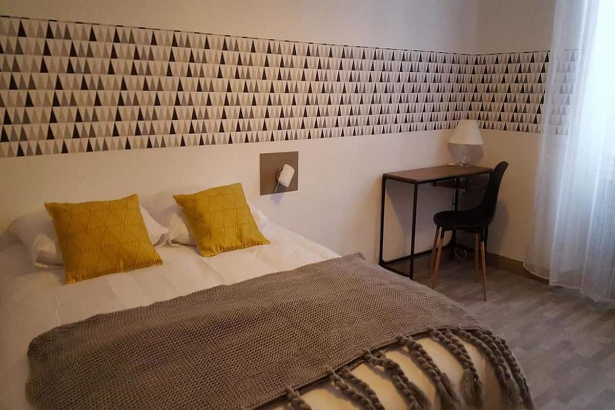 Double Room | Individually decorated, individually furnished, desk, blackout curtains