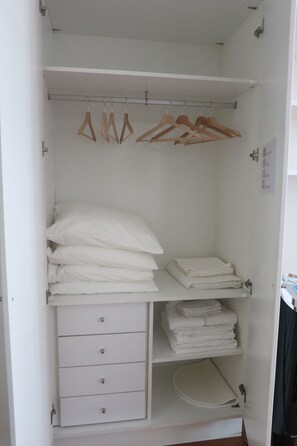 Interior - Studio (Lisbon / Bairro Alto) with Garage (Lisboa)