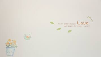 Blackout drapes, free WiFi, bed sheets