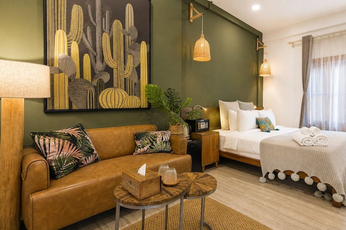 ห้องดีลักซ์ดับเบิล, ปลอดบุหรี่, วิวสวน | เครื่องนอนระดับพรีเมียม, มินิบาร์, ตู้นิรภัยในห้องพัก, ผ้าม่านกันแสง