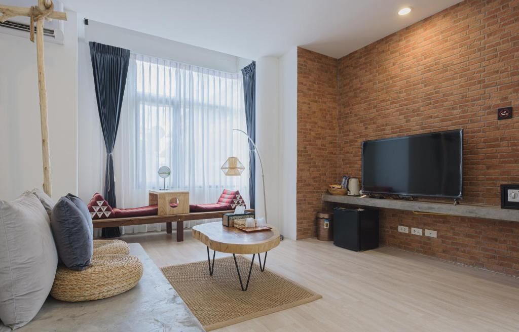 luxury room, non smoking, bathtub | 2 bedrooms, premium bedding, minibar, in-room safe