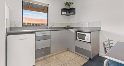 ASURE Oak Estate Motor Lodge