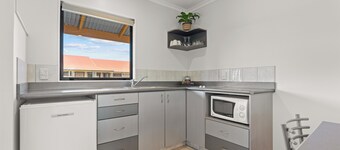 ASURE Oak Estate Motor Lodge