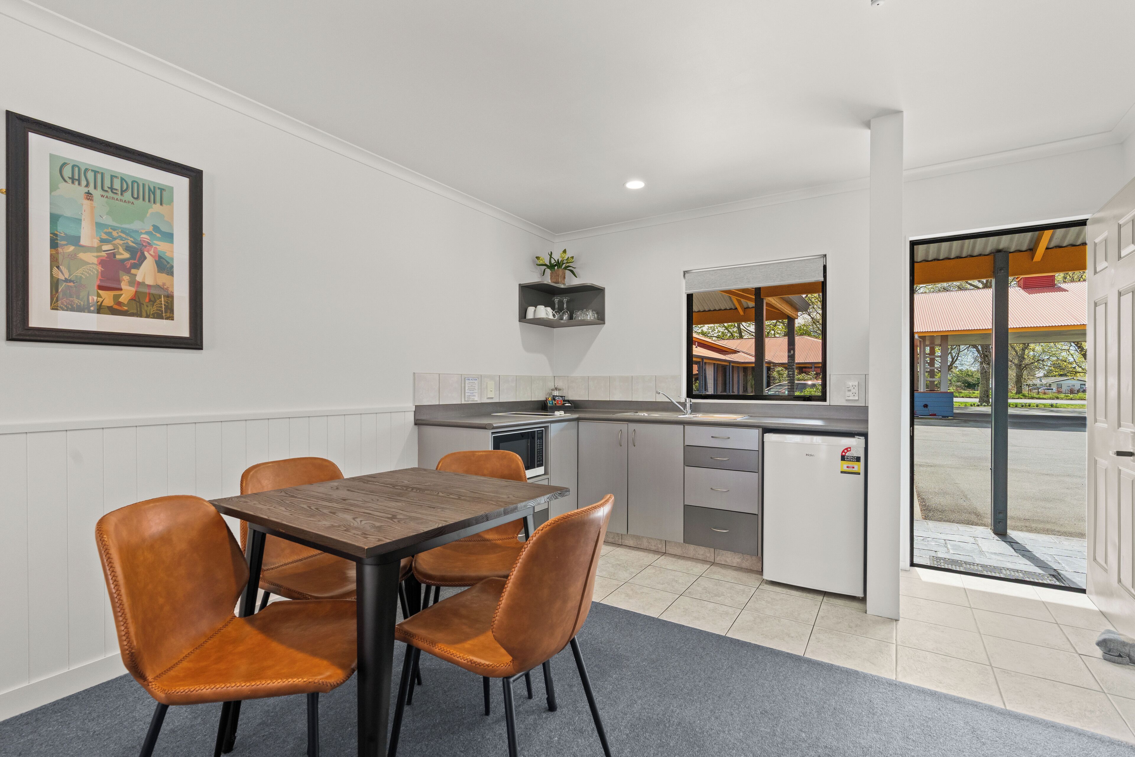 One Bedroom Twin | In-room dining