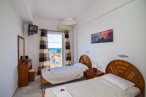 Caja fuerte, escritorio, tabla de planchar con plancha y wifi gratis