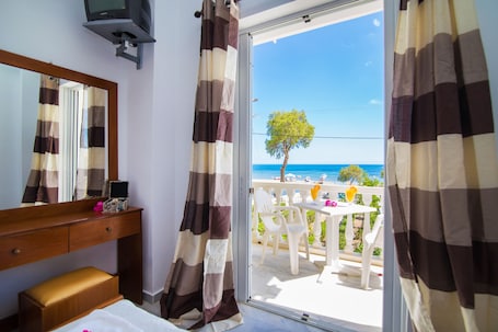 Apartment | In-room safe, desk, iron/ironing board, free WiFi. Villa Doris