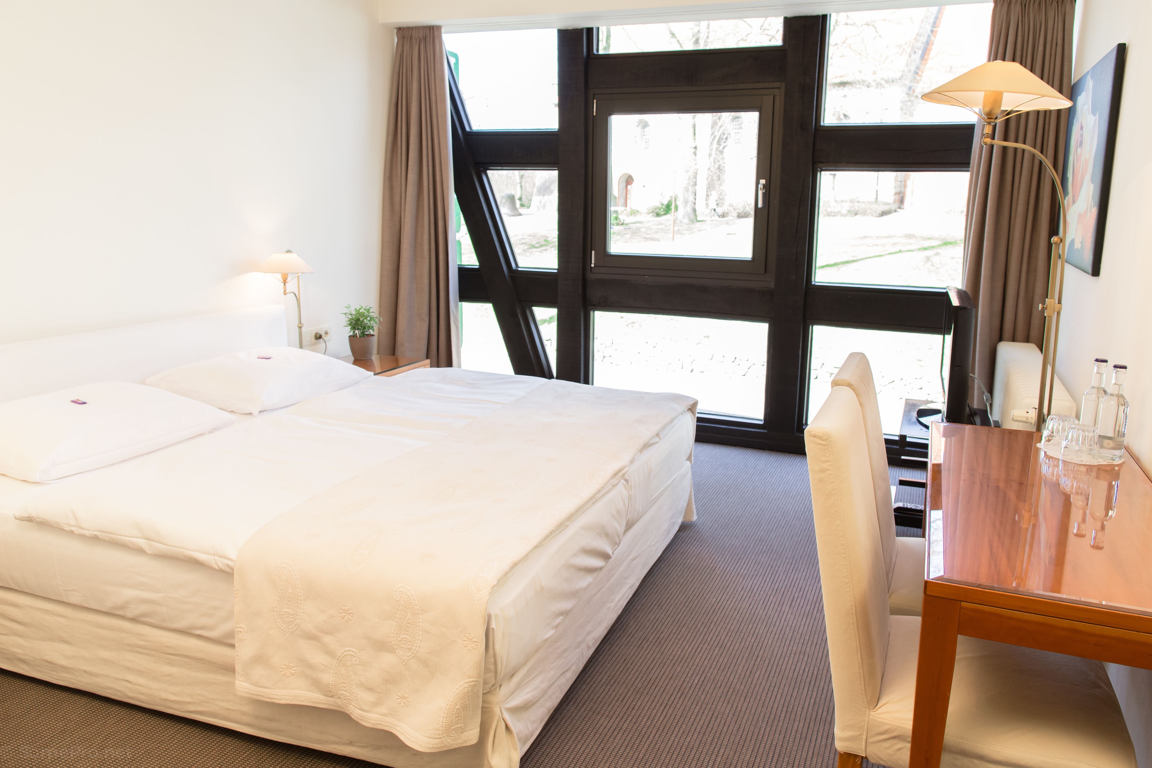 double room, 1 queen bed, non smoking | cots/infant beds, rollaway beds, free wifi, bed sheets