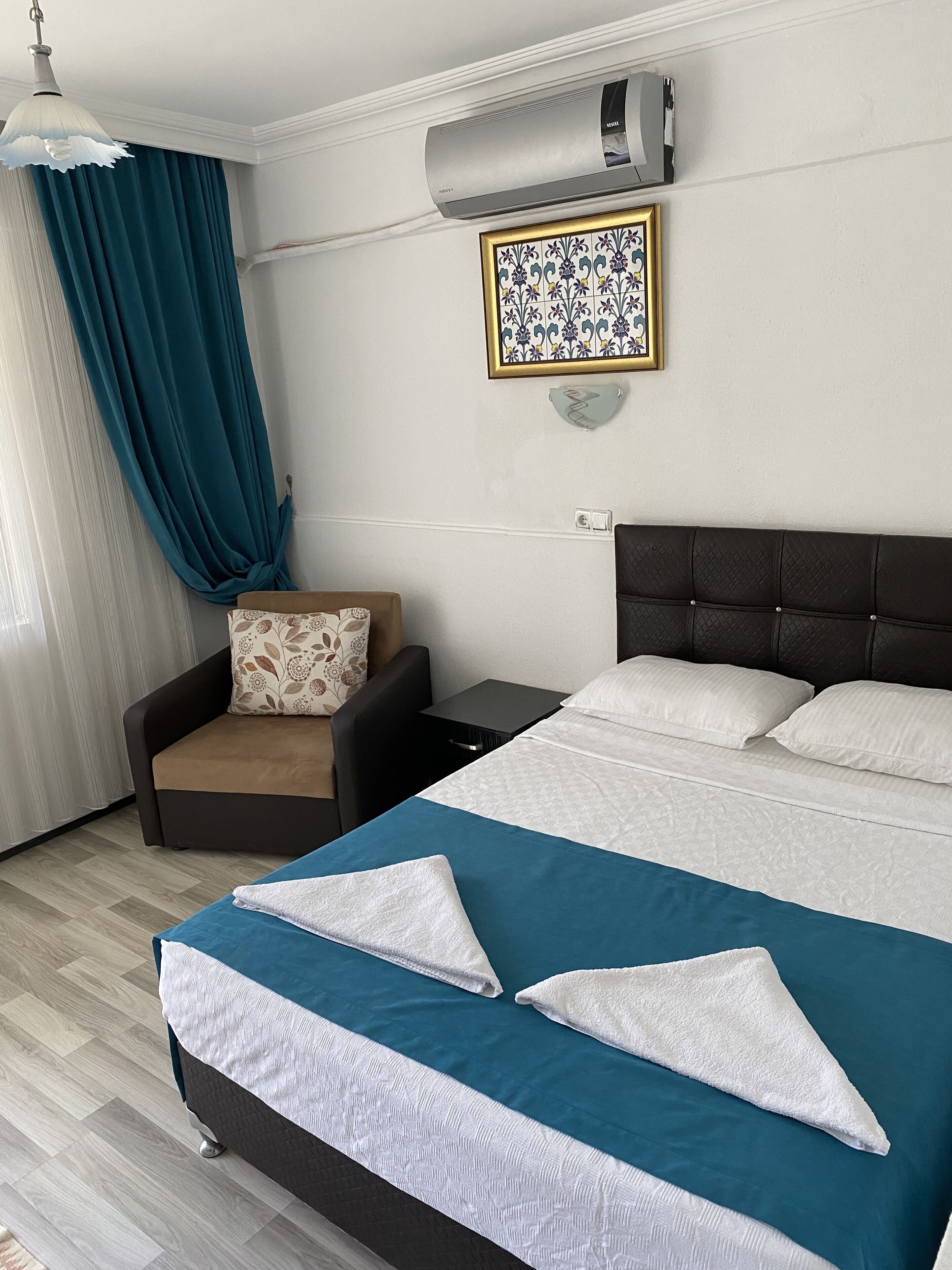 blackout curtains, soundproofing, free wifi, bed sheets